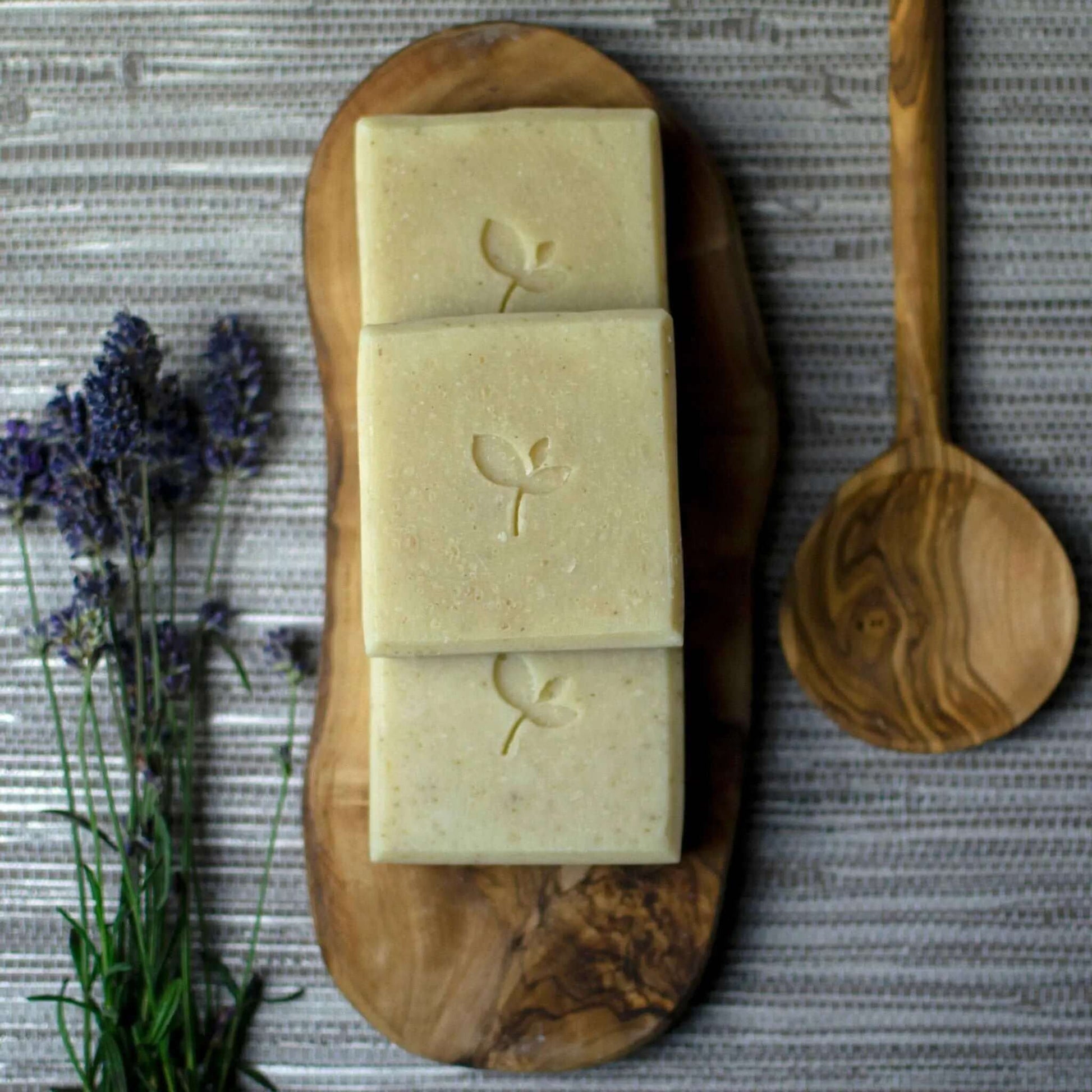 Oatmilk - natural soap with lavender and oats - Silktown Soap Company