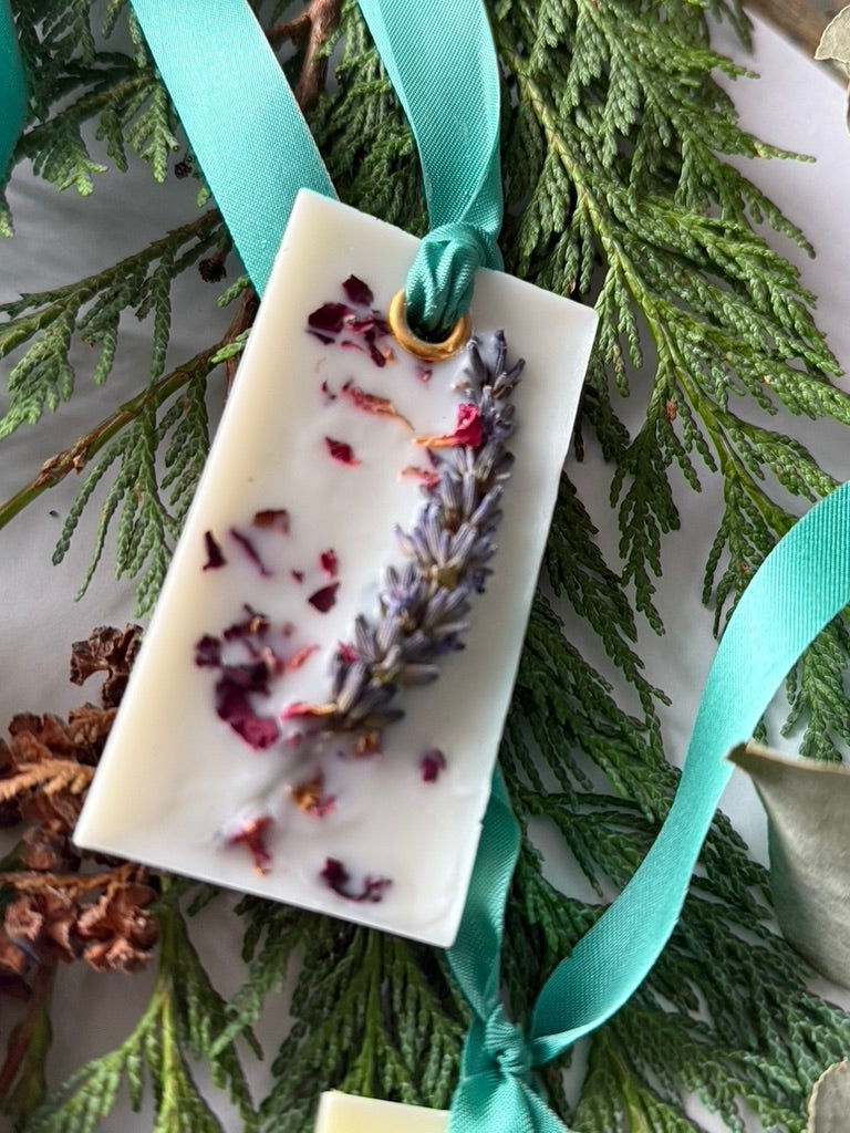 Natural Wax Hanging Freshener - Floral